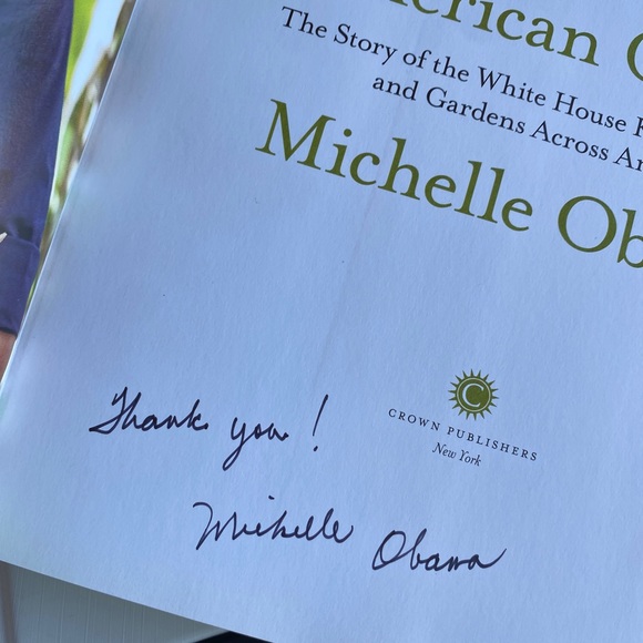 Signed Copy Michelle Obama Cookbook American Grown White House Vegetable Garden - Picture 3 of 6